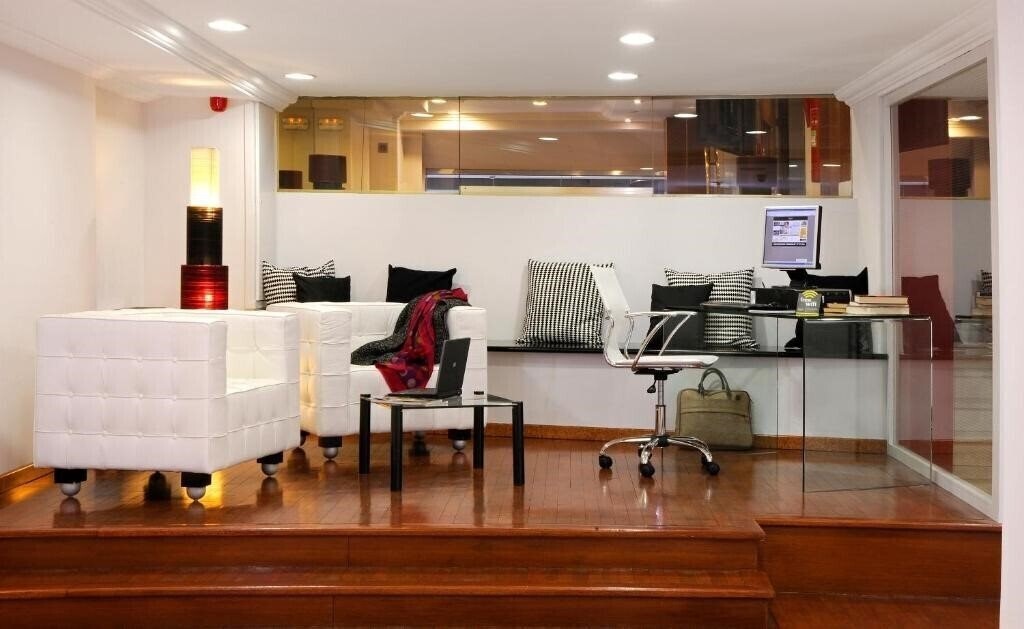 Abbot Hotel 4* суреті