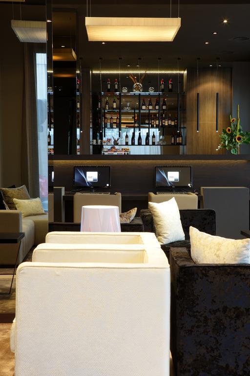 Attica 21 Barcelona Mar 4* суреті