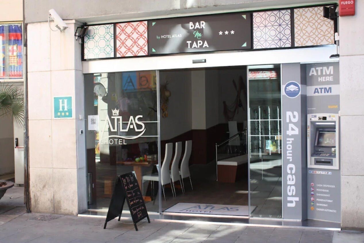 Отель Atlas Barcelona 3*