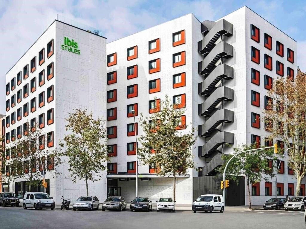 Ibis Styles Barcelona City Bogatell 2* фотосуреті
