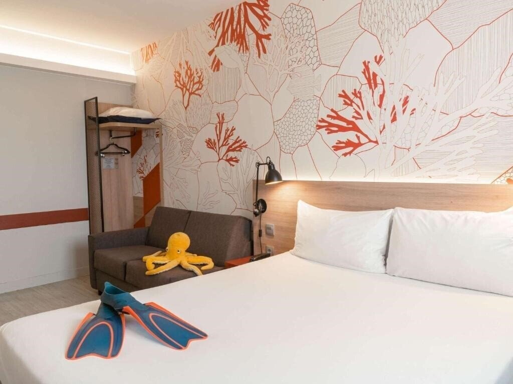Ibis Styles Barcelona City Bogatell 2* суреті