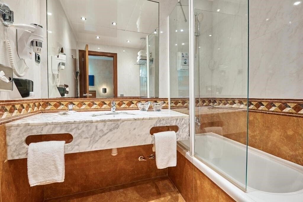 Hotel Millenni 4* фотосуреті