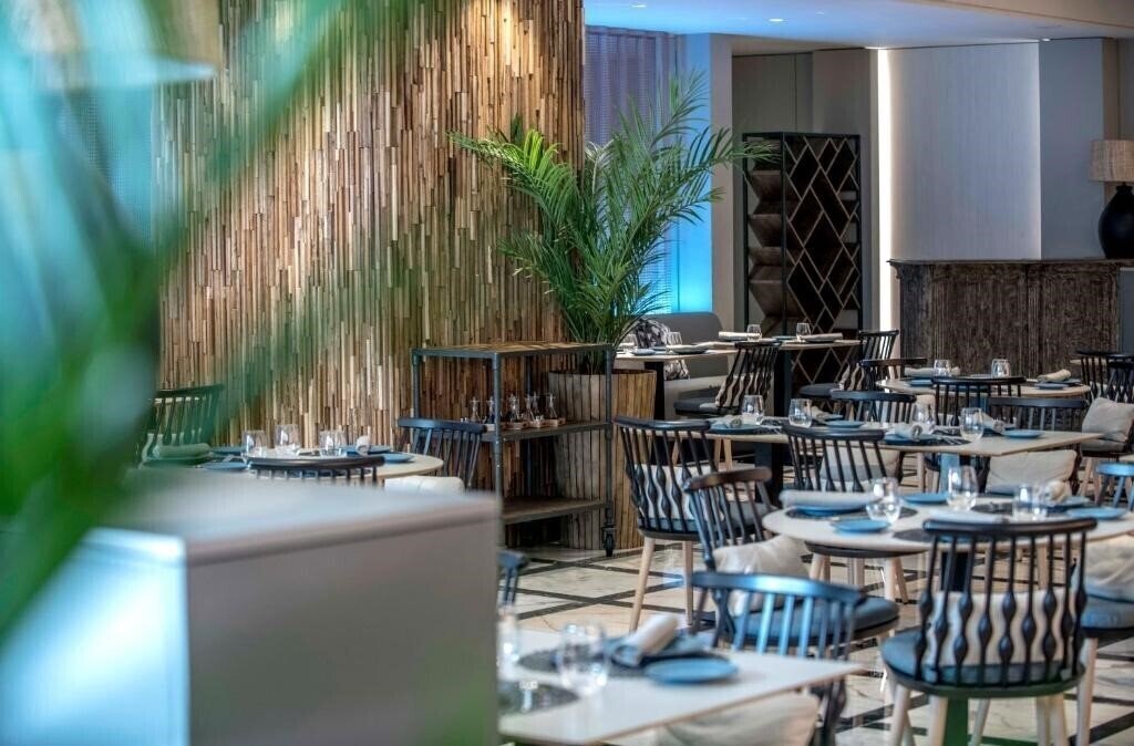 Картинка Pere IV 4*