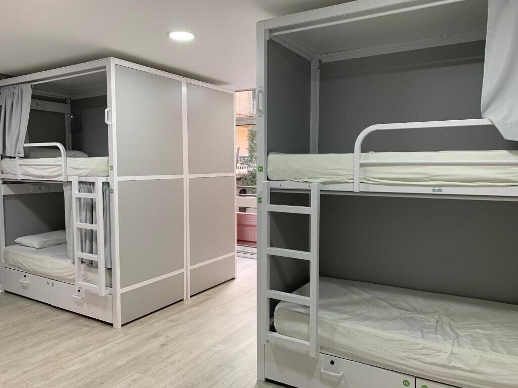 Фото Alberguinn Youth Hostel 1*