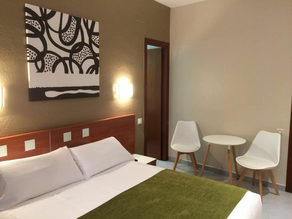 Aneto Hotel 1* қонақ үйі