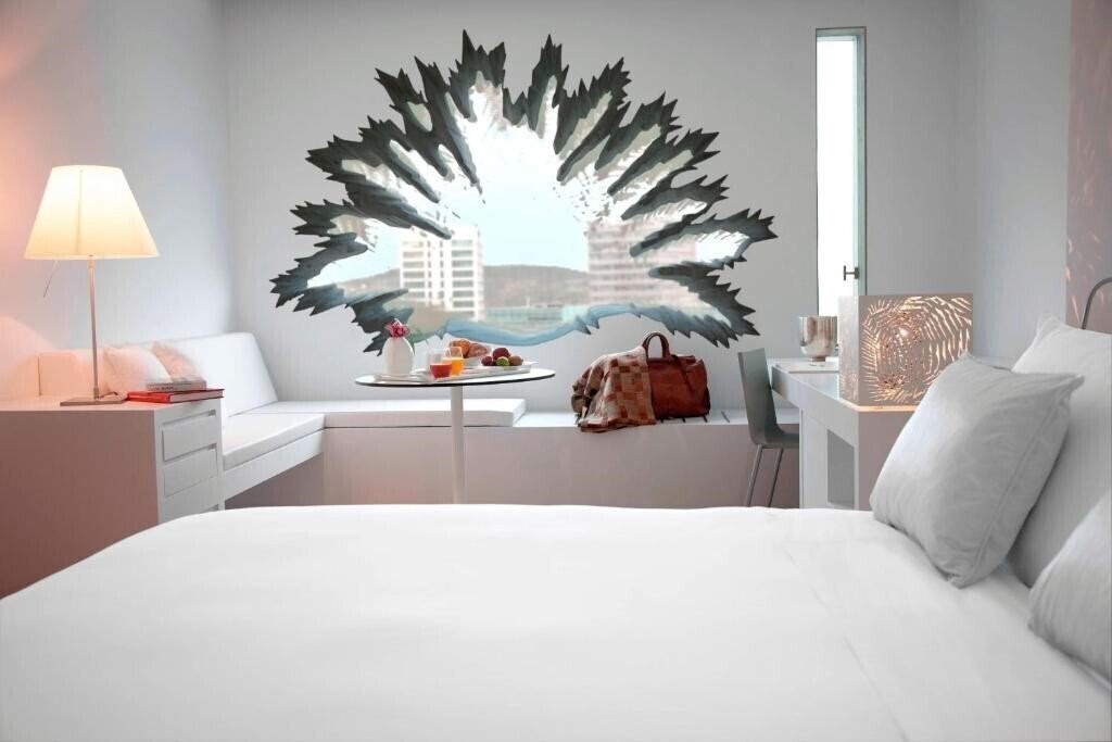 Фото Renaissance Barcelona Fira Hotel 4*