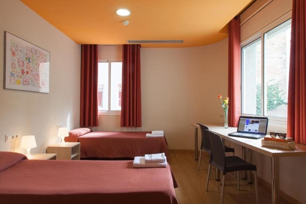 Residencia Erasmus Gracia 3* суреті
