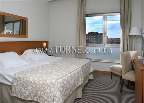 Фотография Tryp Leon 4*