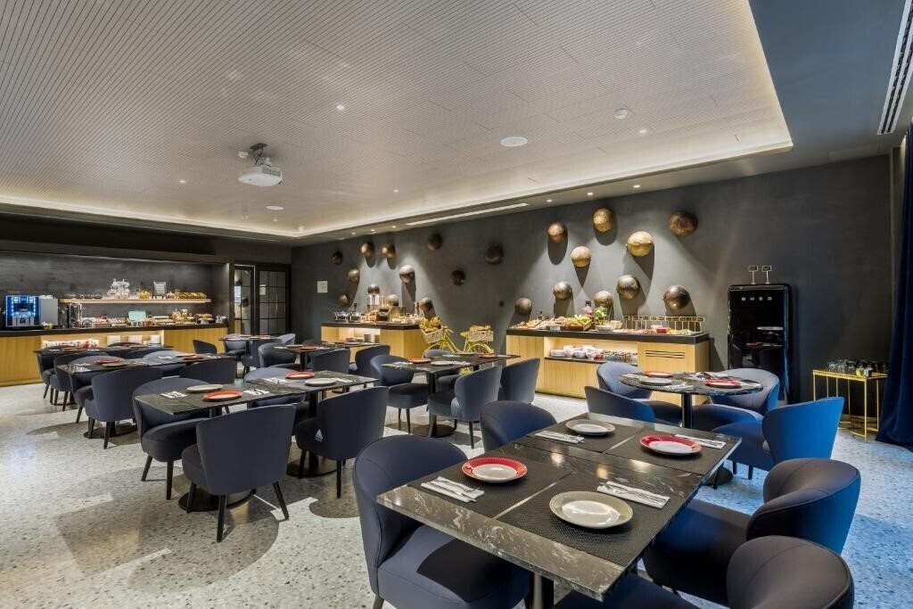 Room Mate Gerard 4* суреті