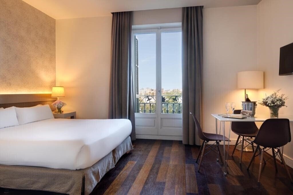 Фото Duquesa Suites Barcelona 4*