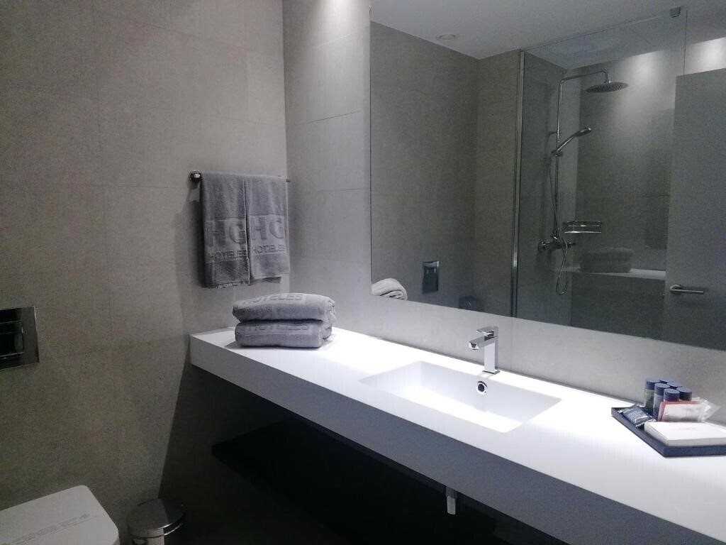 Фото Hg City Suites Barcelona 4*