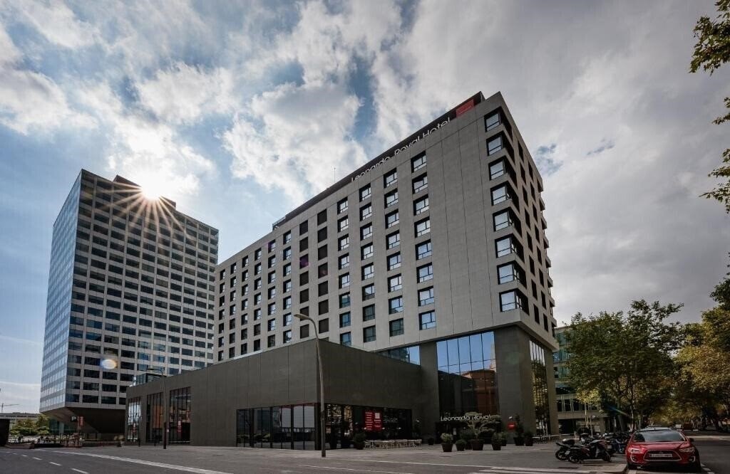 Отель Leonardo Royal Barcelona Fira 4*