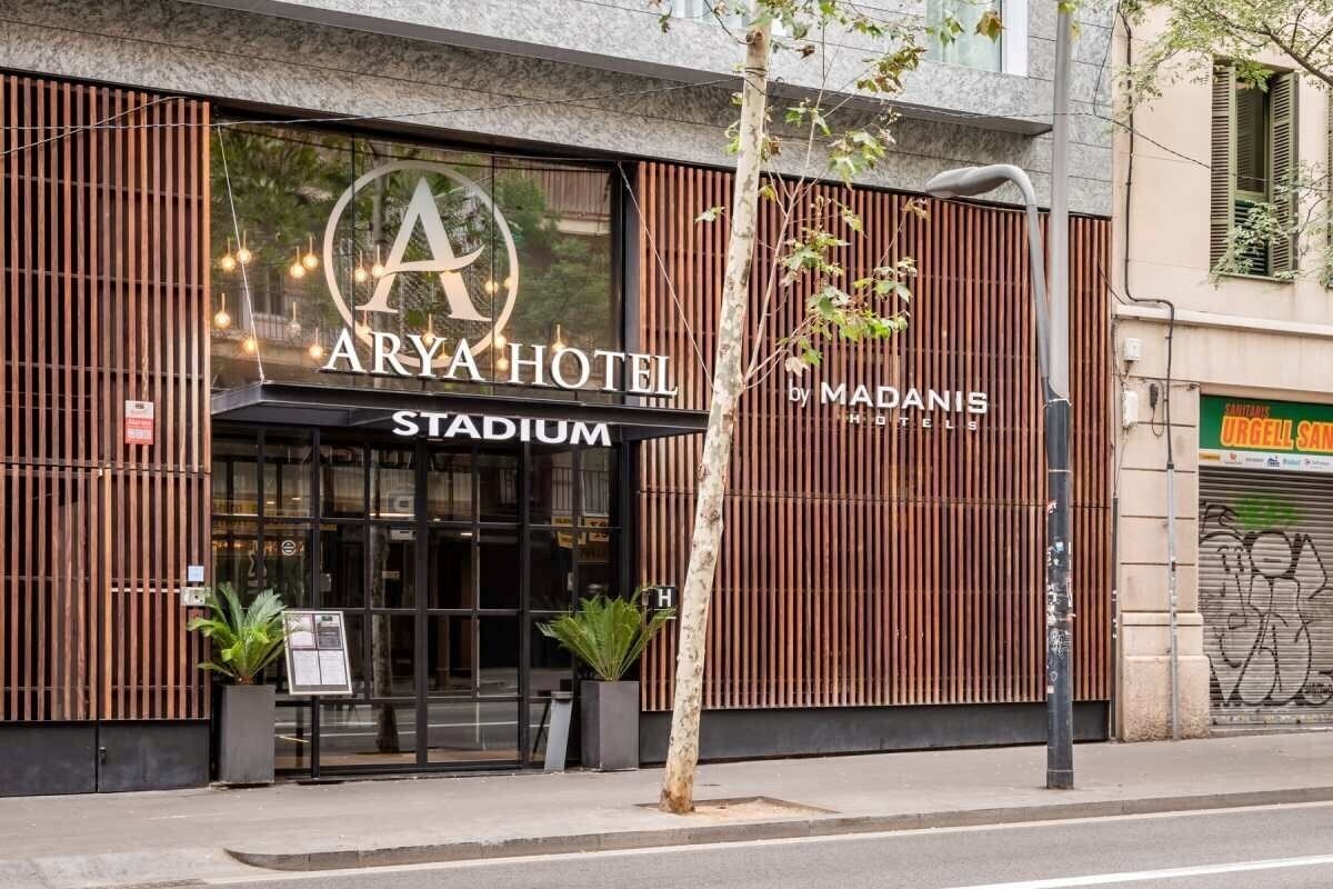 Отель Arya Stadium 3*