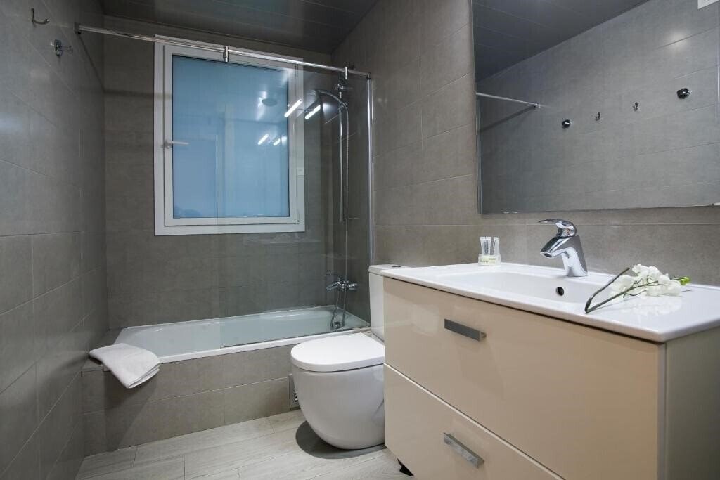 Фотография Bbarcelona Gaudi Flats 3*