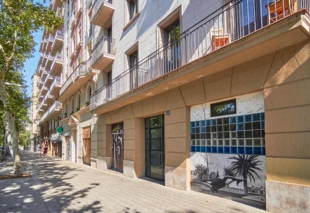 Diagonal Apartments 3* қонақ үйі