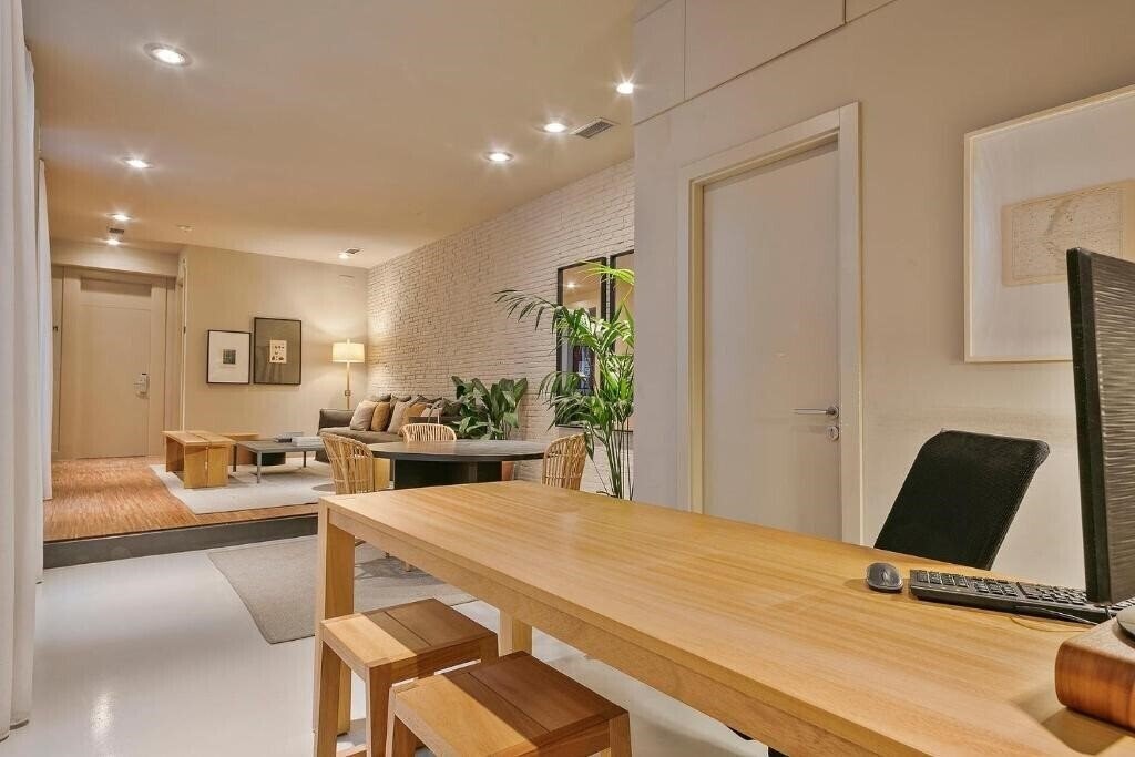 Uma Suites Pau Claris 3* суреті