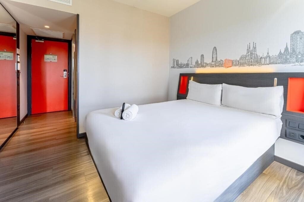 Easyhotel Barcelona Fira 1* фотосуреті