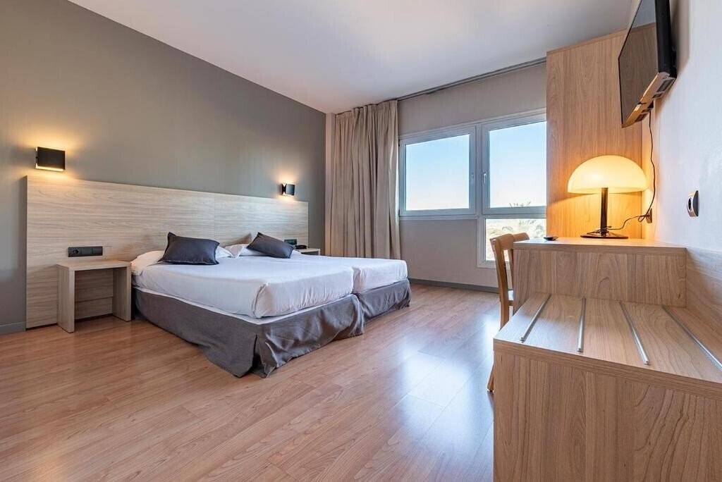 Фото Air Penedes (ex. Alfa Penedes,Hotel Sercotel Air Penedes) 4*