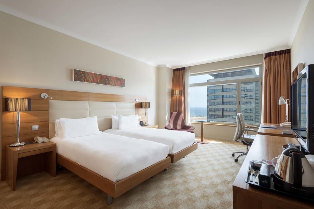 Фото Hilton Diagonal Mar Barcelona 4*