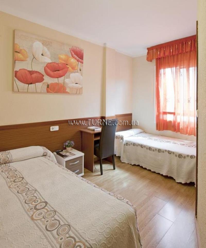 Отель Hostal Barcelona Port 2*