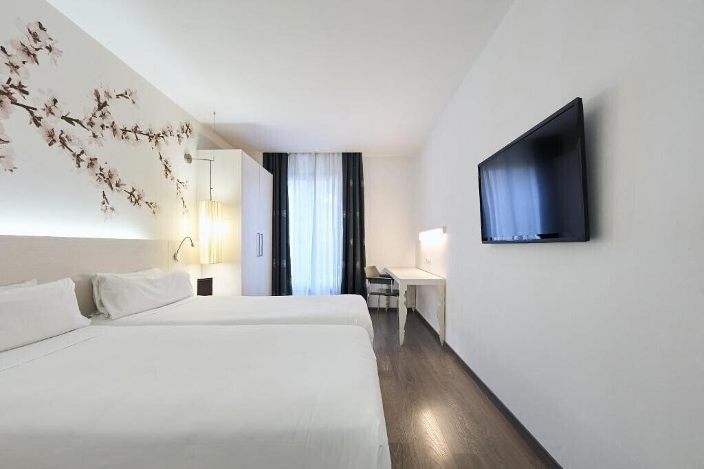 Hesperia Ramblas 3* суреті
