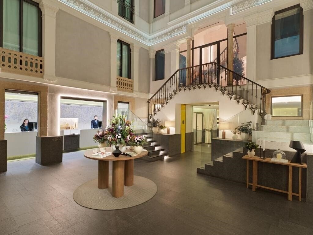 Изображение H10 Urquinaona Plaza 4*