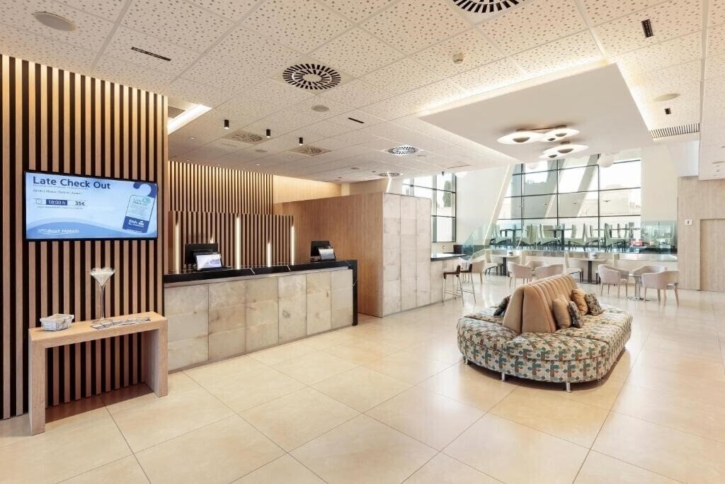 Фотография Hotel 4 Barcelona 4*