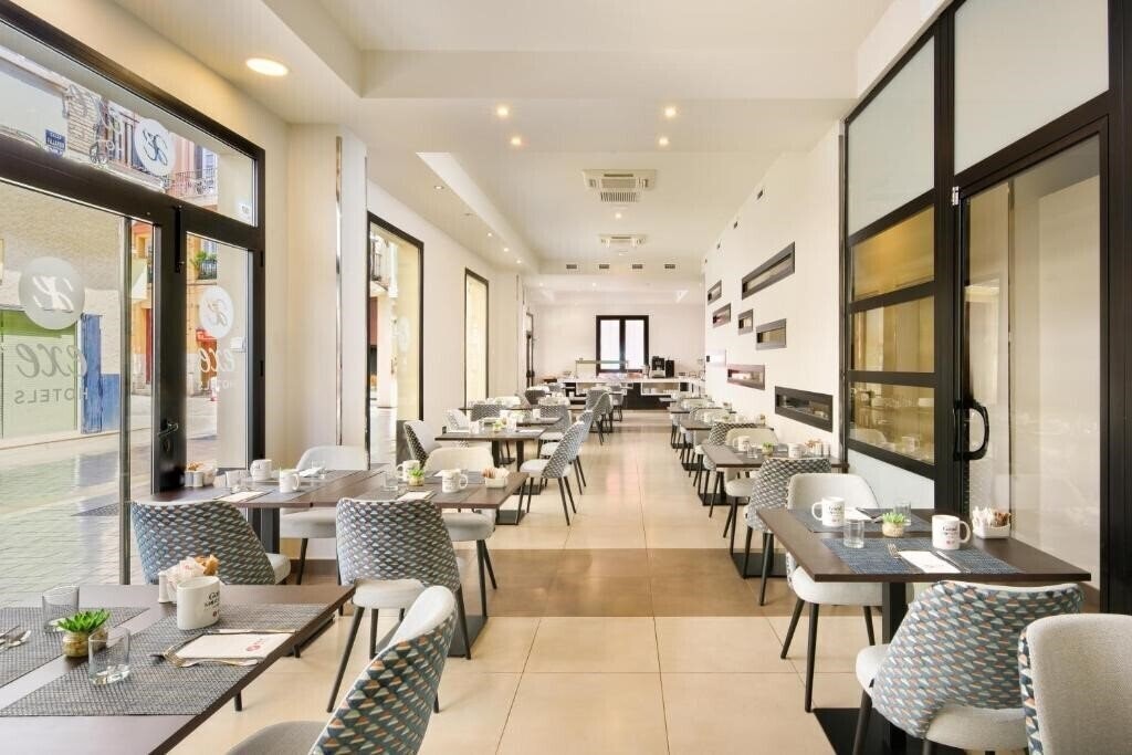 Картинка Exe Malaga Museos 3*