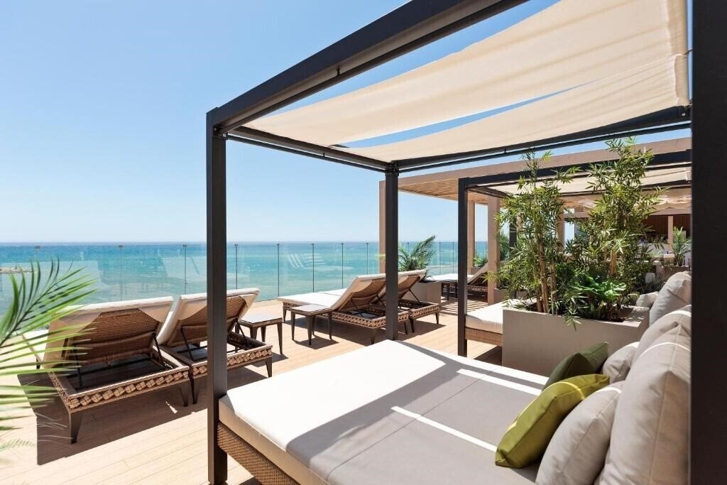 Изображение Triton Hotel 3*