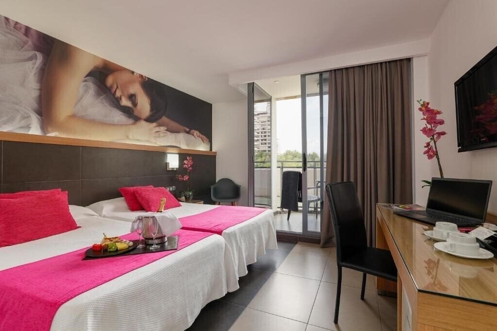 Flash Hotel 4* фотосуреті