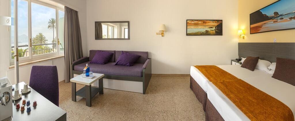 Отель Gran Hotel Delfin 4*