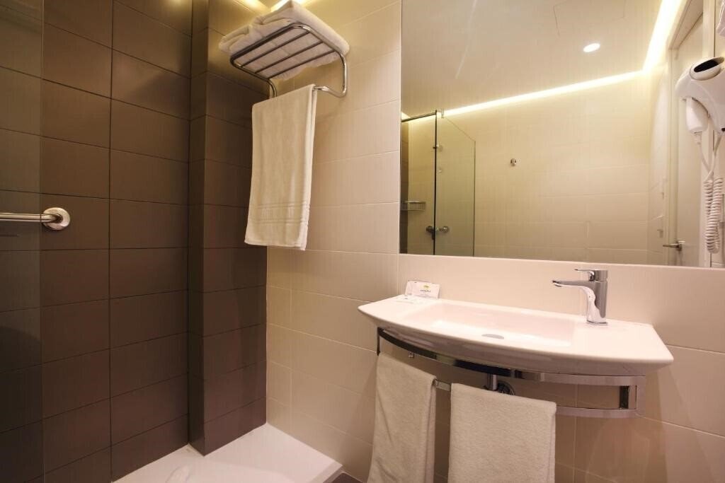 Carlos I 3* фотосуреті