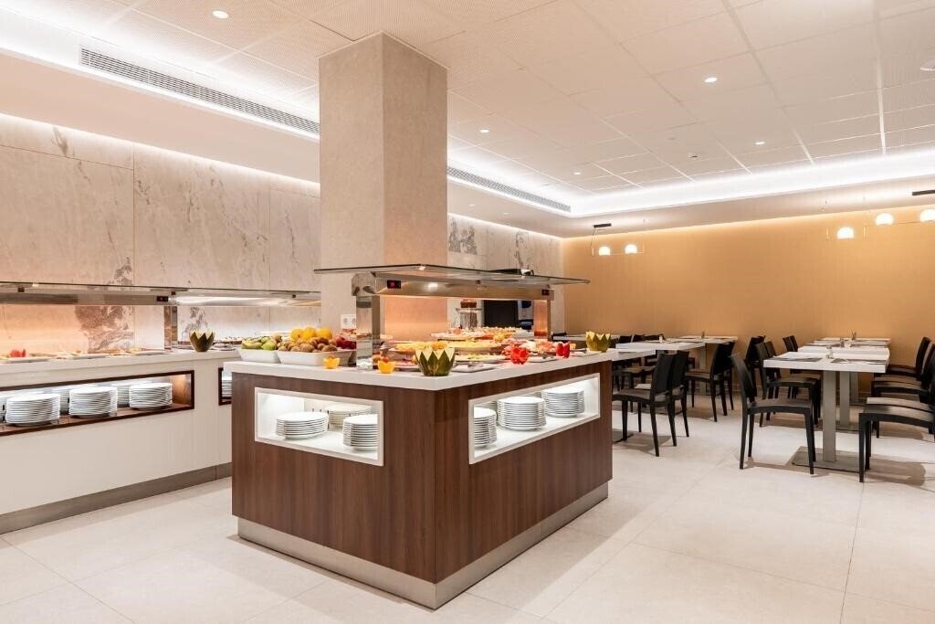 Hotel Oasis Plaza 3* суреті