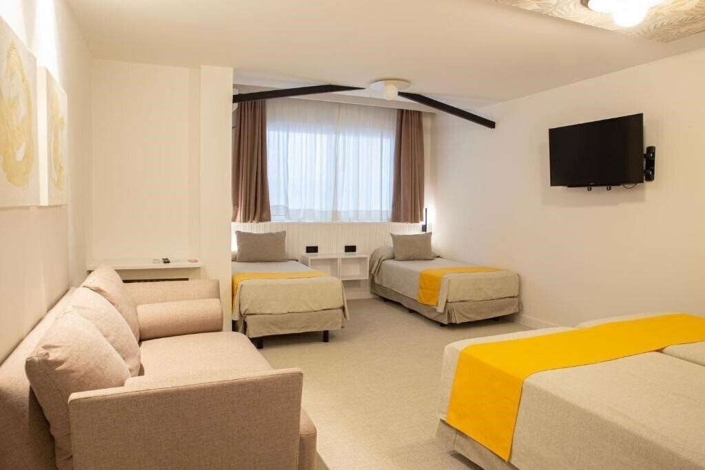 Hotel Oasis Plaza 3* суреті