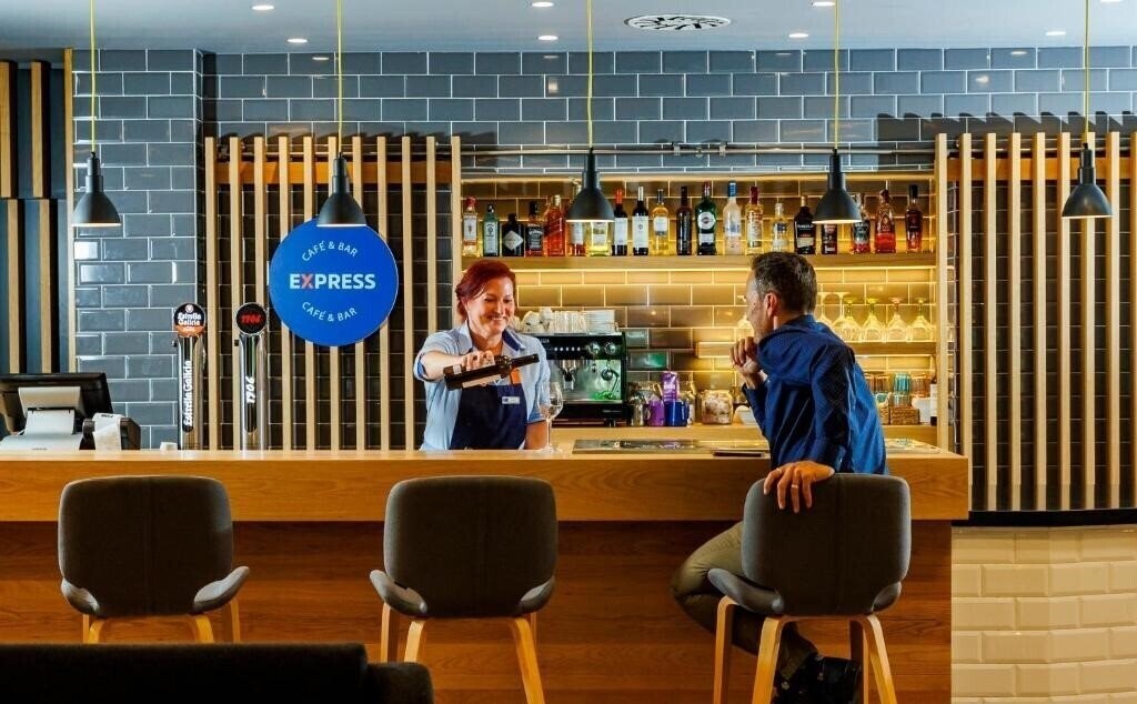 Картинка Holiday Inn Express Bilbao 3*