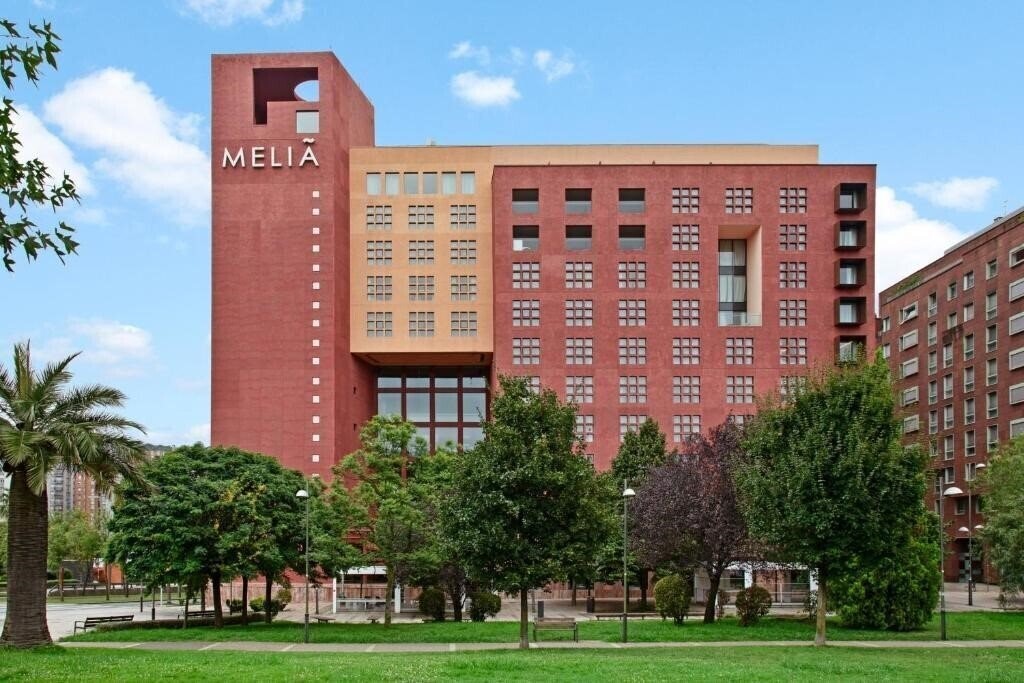 Отель Melia Bilbao 5*
