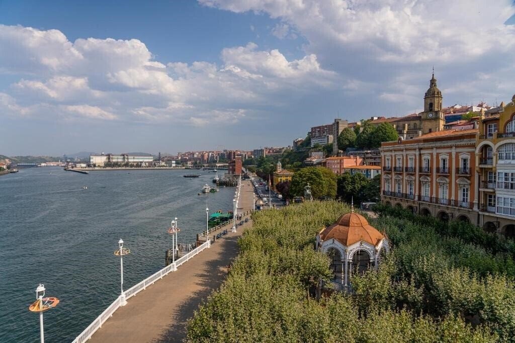 GHPC Gran Hotel Puente Colgante 3* суреті