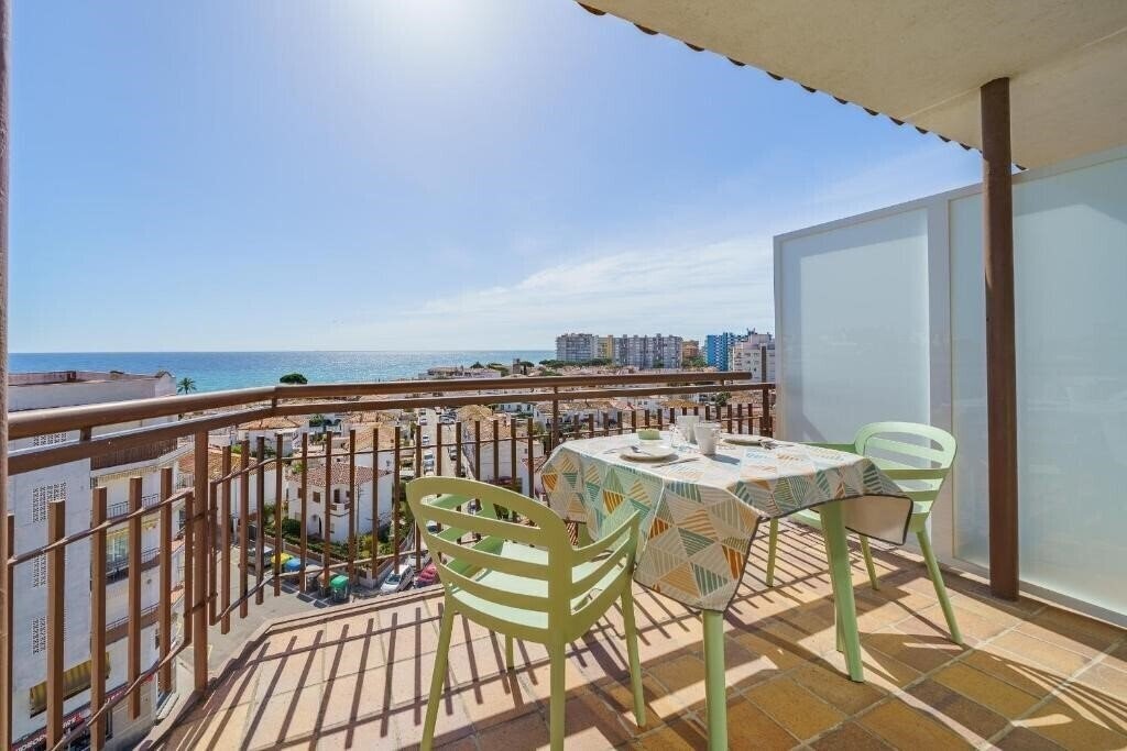 Отель Apartamentos AR Europa Sun 2*
