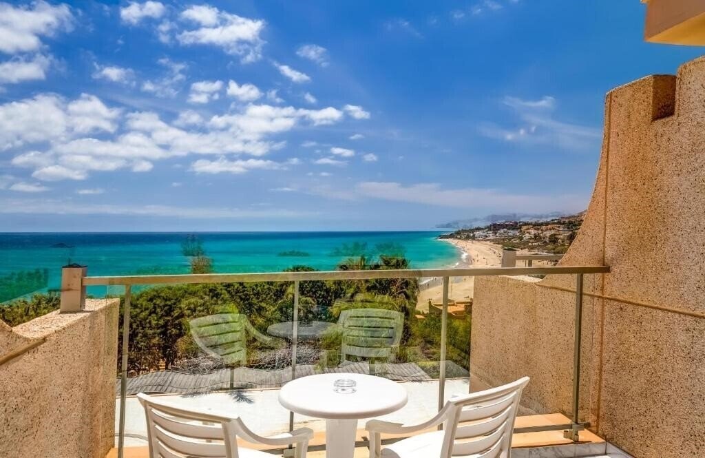 Отель Sbh Taro Beach 4*