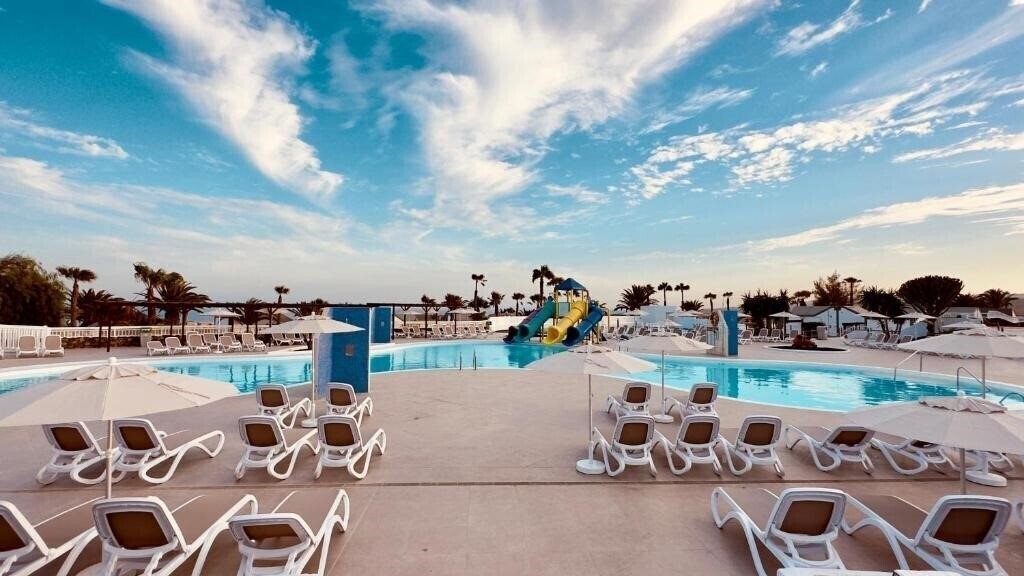 Club Caleta Dorada 3* қонақ үйі