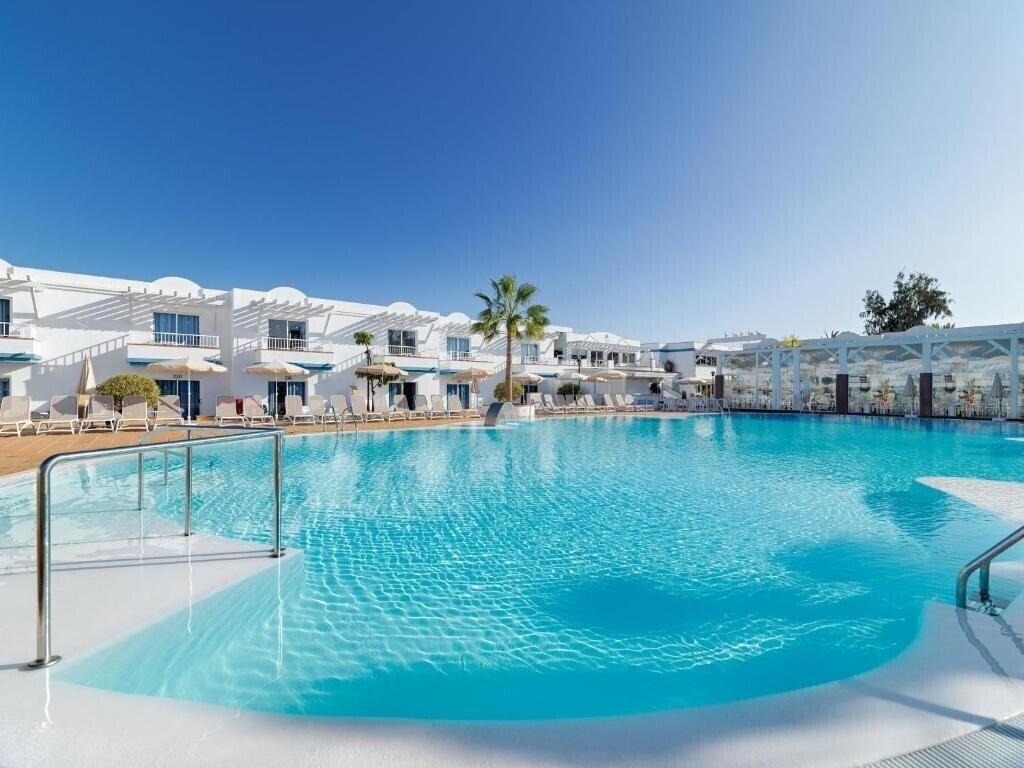 Arena Beach Apts 3* қонақ үйі