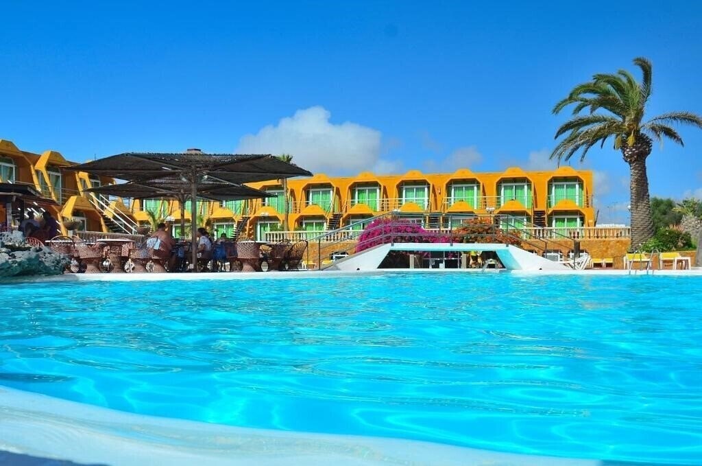 Apartamentos La Piramide 3* қонақ үйі