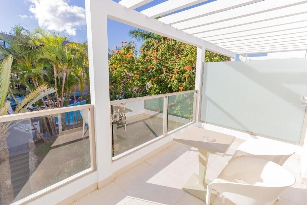 Картинка R2 Bahia Playa Design 4*