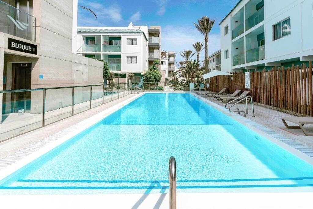 Bristol Sunset Beach 3* қонақ үйі