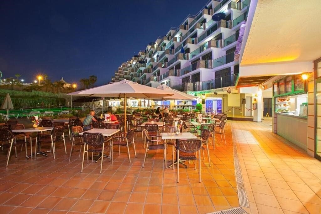 Aparthotel Revoli 4* суреті