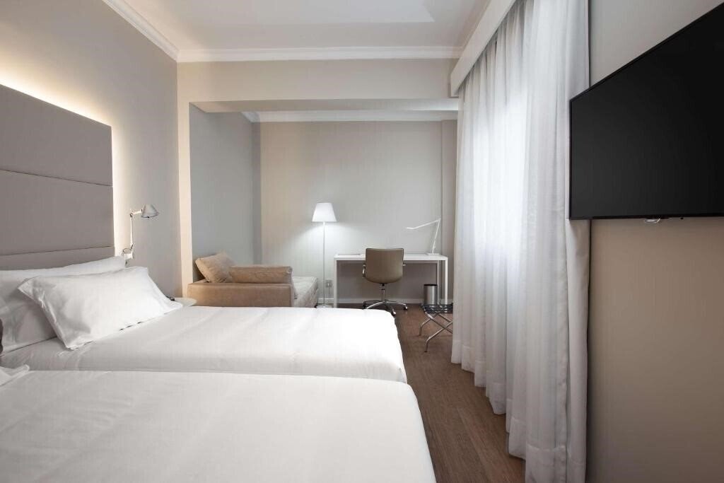 Фото Nh Las Palmas Playa Las Canteras 3*