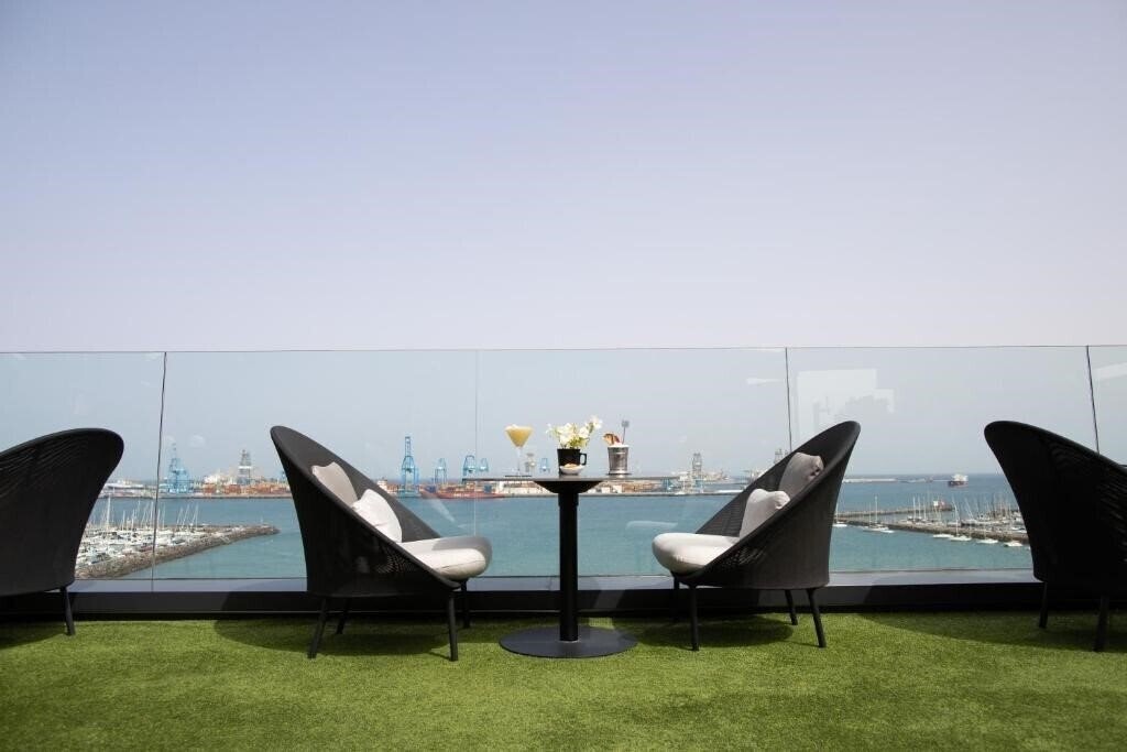 Отель Silken Saaj Las Palmas 4*