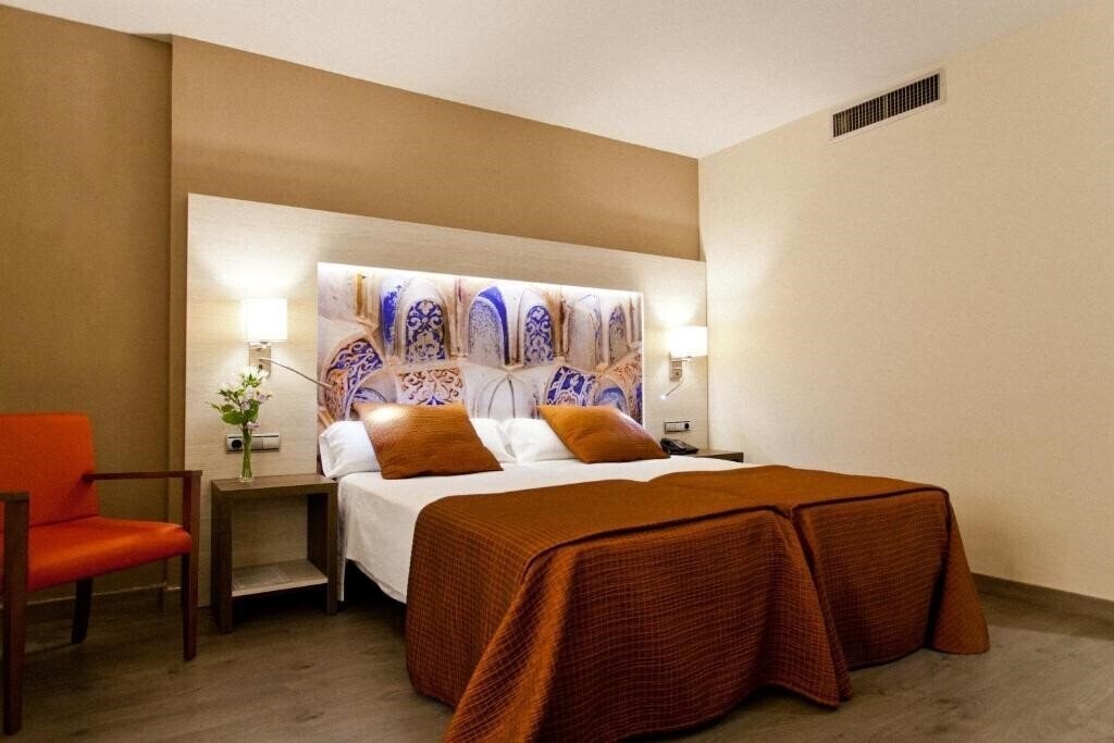 Corona de Granada 4* қонақ үйі