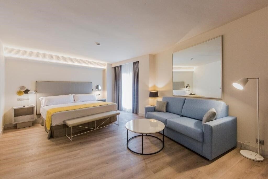 Фото Catalonia Granada 4*