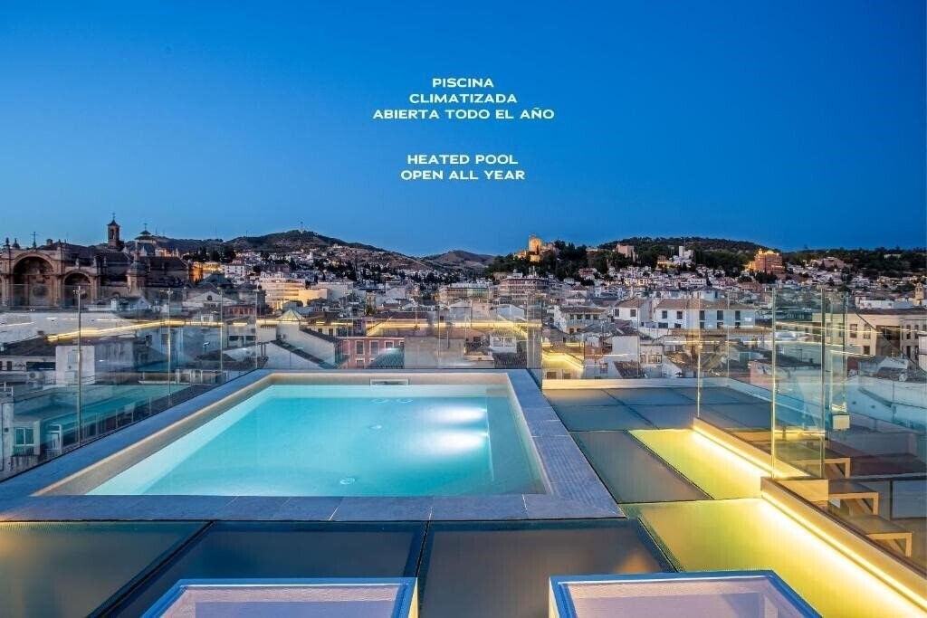 Отель Room Mate Leo 4*